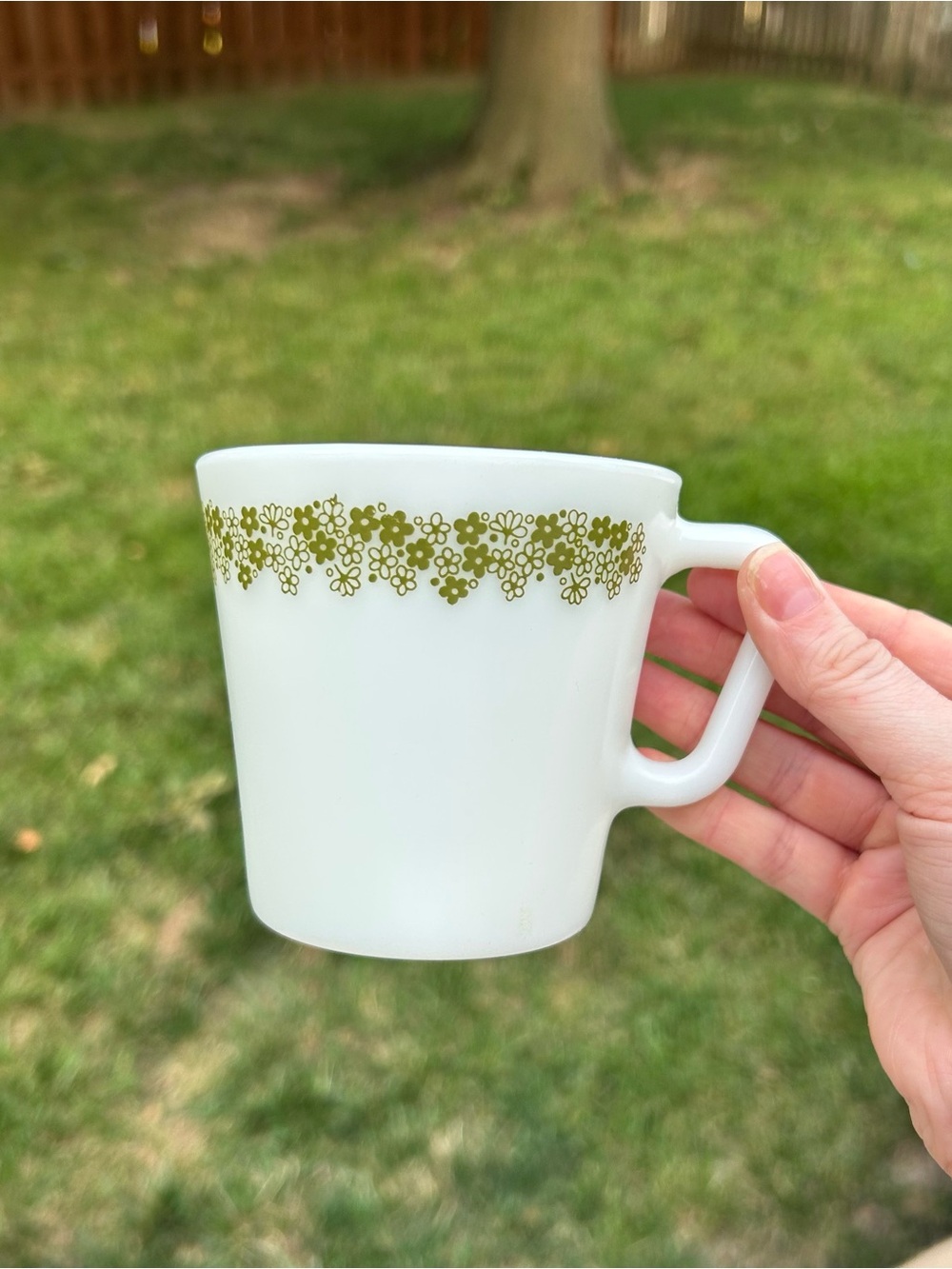 Vintage Pyrex Spring Blossom Green Daisy Mug